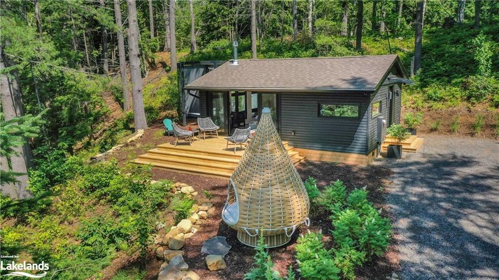 Exterior of the cottage and luxury pod.