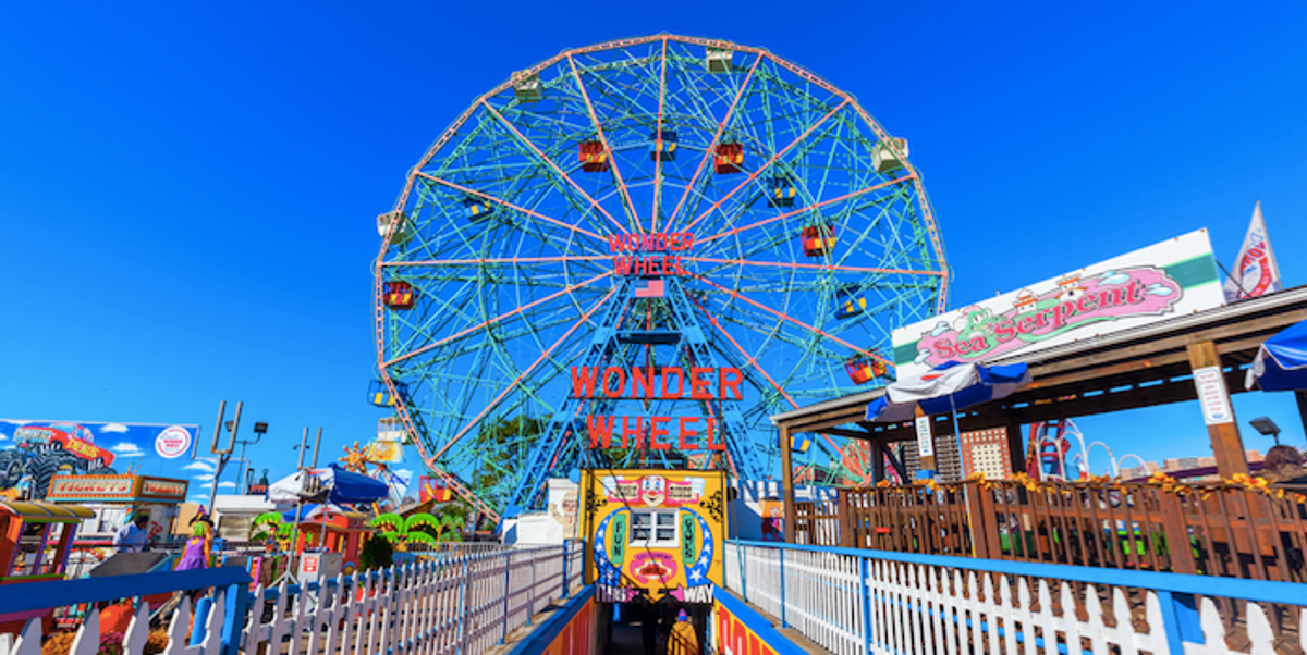 8 parcs d'attractions à l'extérieur de Montréal qui valent le road trip