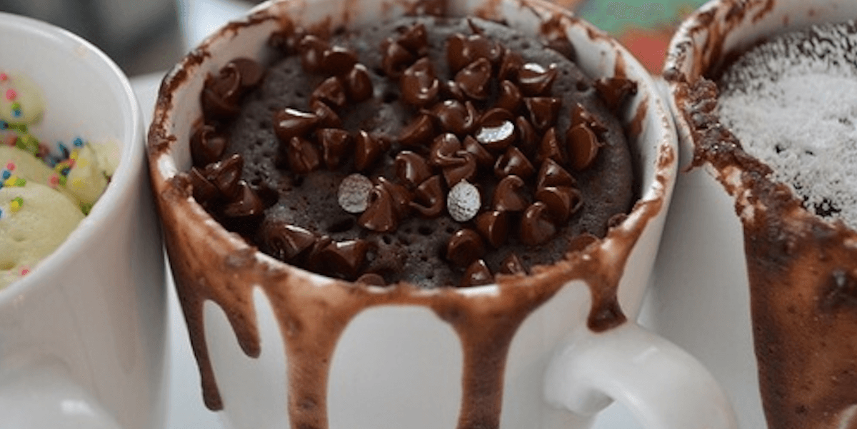 8 Recettes Originales De Mug Cakes Ultra Reconfortantes A Faire En Moins De 5 Minutes Narcity