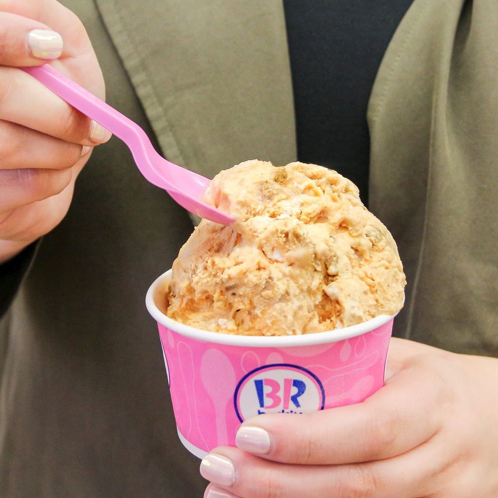 BaskinRobbins Canada's Pumpkin Cheesecake Ice Cream Is Back Narcity