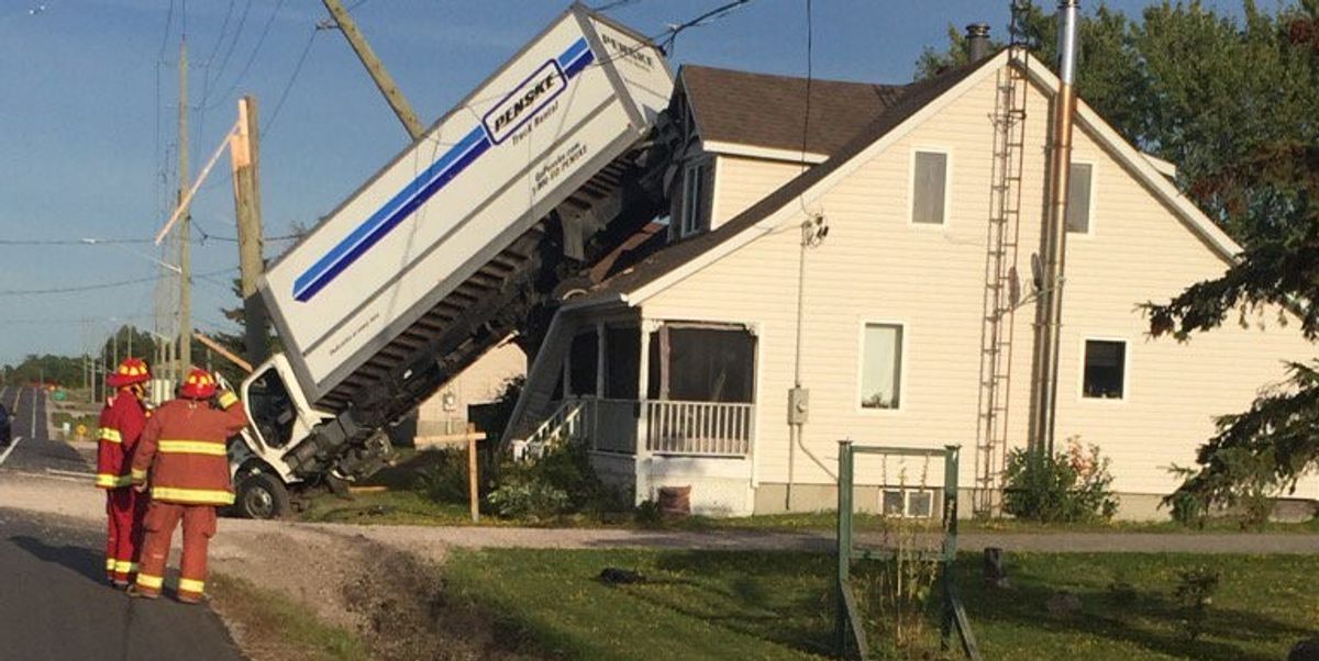 Northern Ontario Truck Crash Vid Shows Vehicle Land On Roof Of House