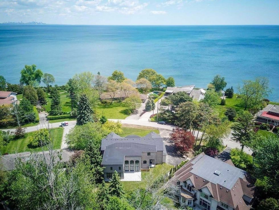 Lakefront Houses For Sale In Toronto That Will Leave You Drooling Narcity