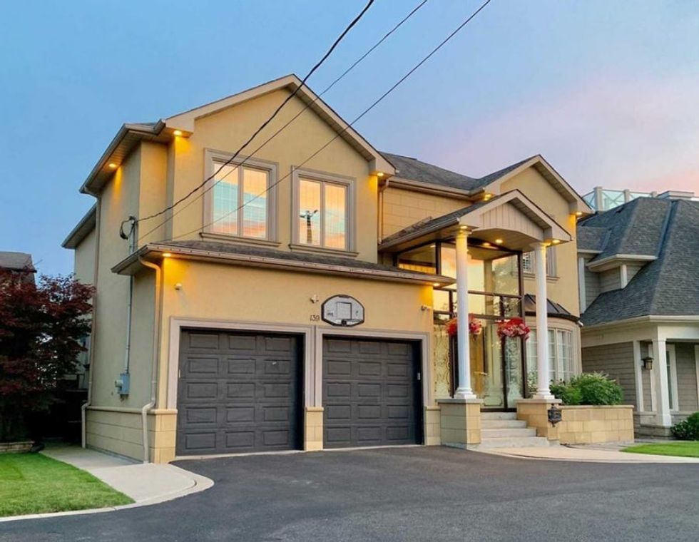 Lakefront Houses For Sale In Toronto That Will Leave You Drooling Narcity