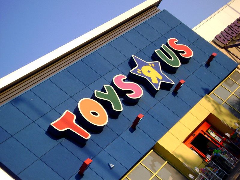 Toys R Us Canada Sale Is Now On With Over 2000 Potential Gifts Narcity