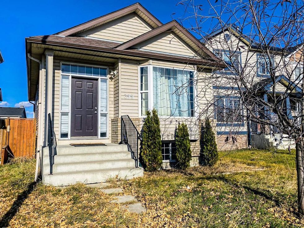 6 Houses To Rent In Calgary Right Now That Are Both Affordable & Spacious Narcity