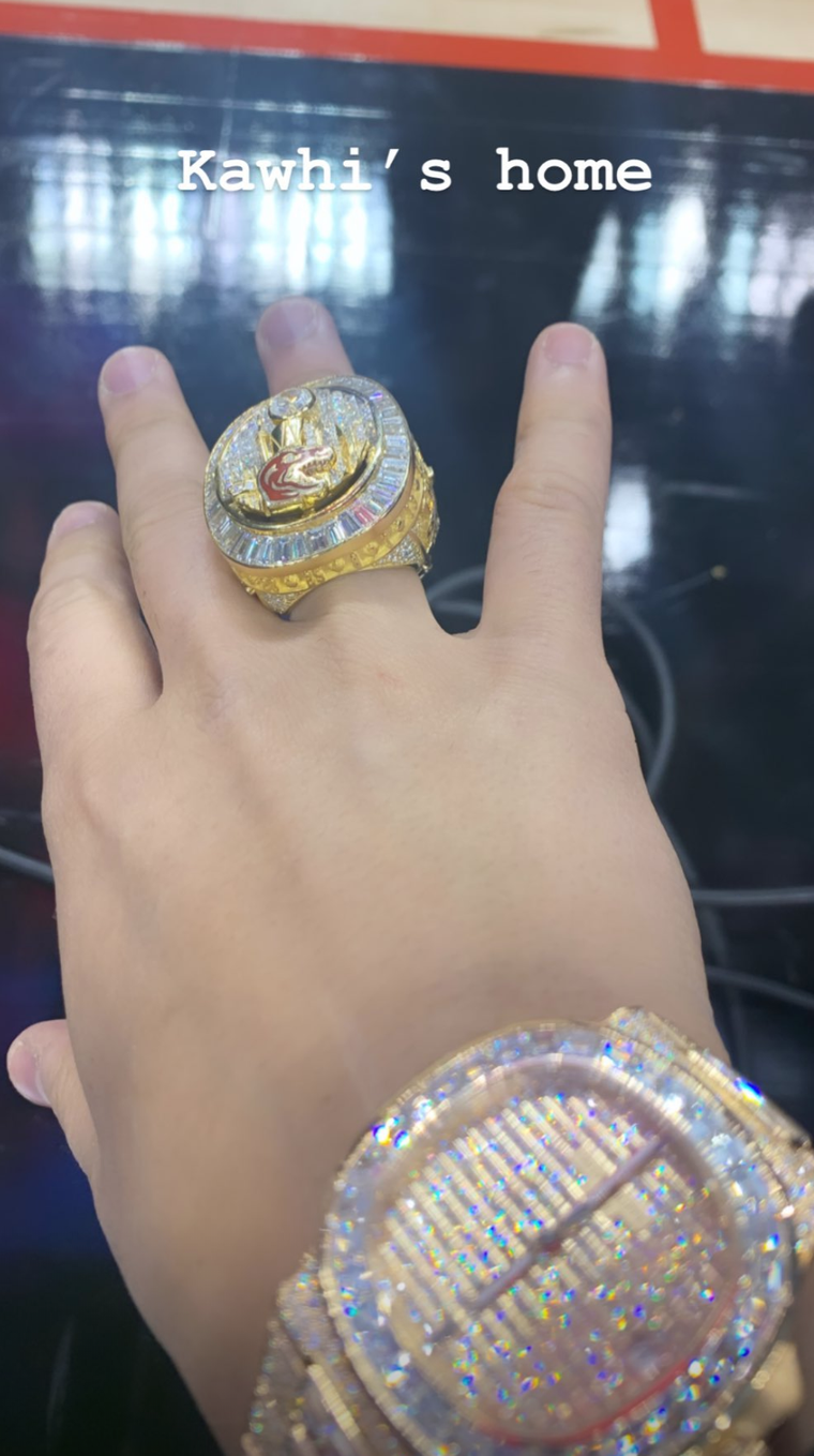 Drake S Toronto Raptors Championship Ring Is Receiving A Ton Of Hate Online Narcity