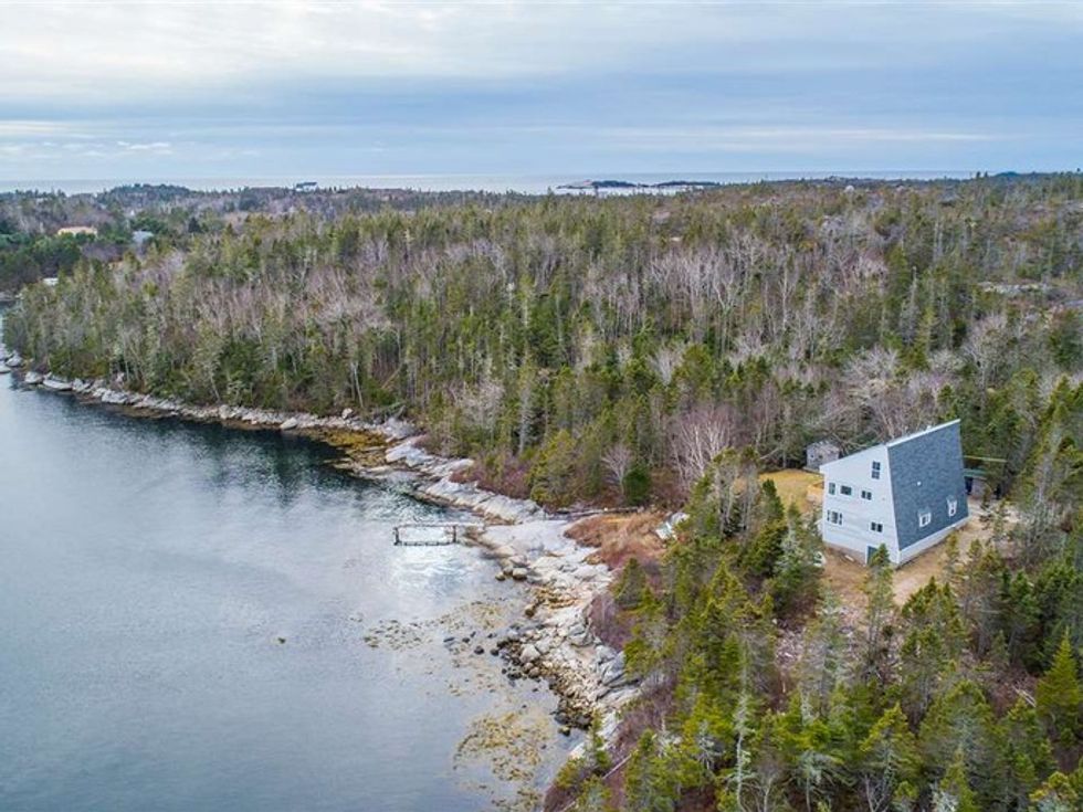 Nova Scotia Oceanfront House Is Cheaper Than A Condo In Toronto Narcity Nova Scotia Oceanfront House Is Cheaper Than A Condo In Toronto Narcity