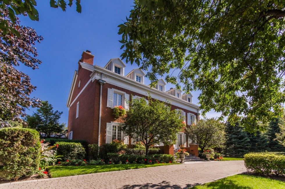 Maison à vendre à Boucherville Ce manoir aux tunnels secrets est le