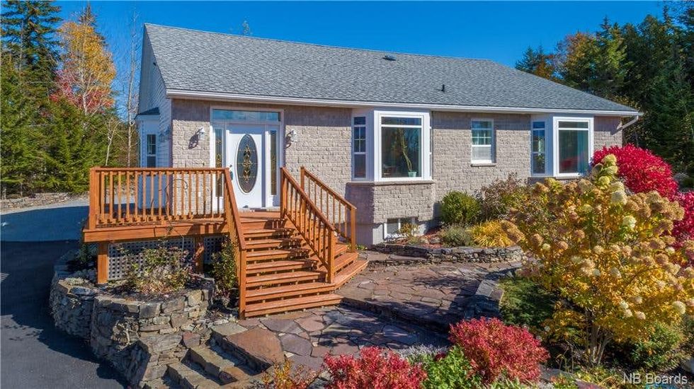 Canada Houses For Sale That You Can Get For 400,000 Or Less Narcity