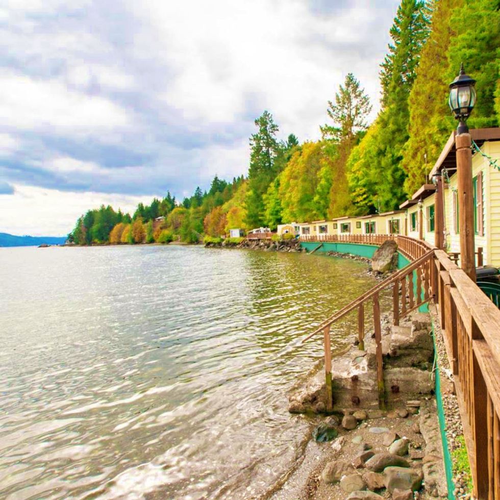 These Waterfront Cabins In Washington State's Hood Canal Lets You Pick