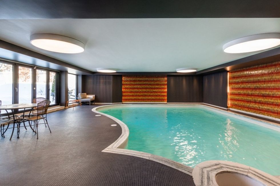 6 maisons avec piscine intérieure au Québec pour ne plus avoir à sortir Narcity 6 maisons avec piscine intérieure au Québec pour ne plus avoir à sortir Narcity