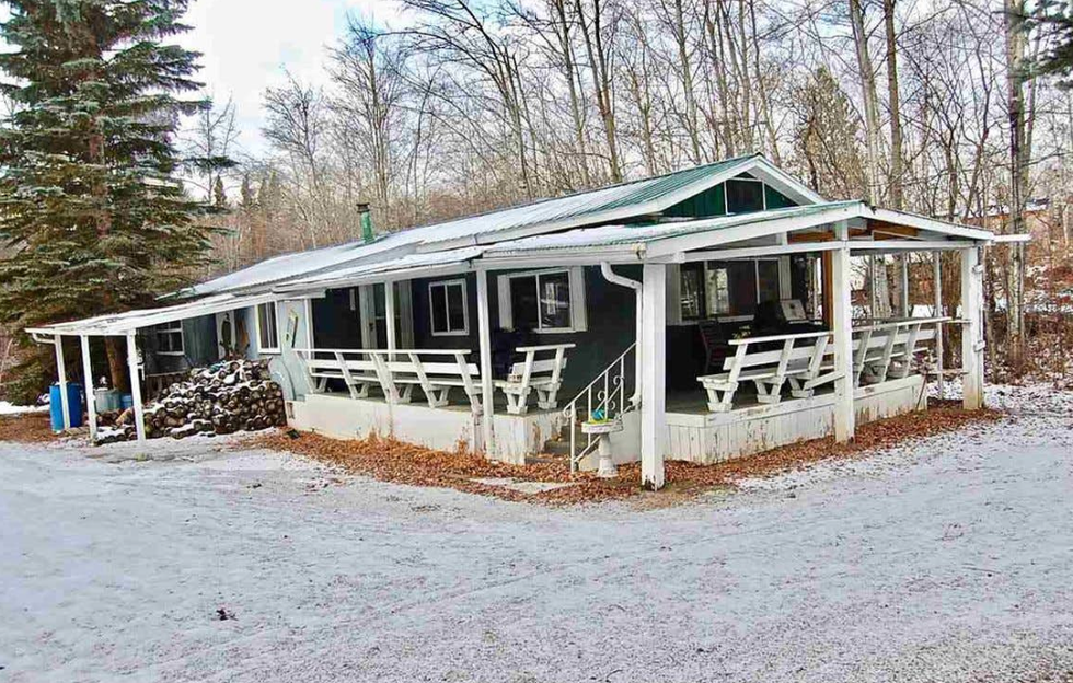 The Cheapest Houses In Canada Are Actually Super Rustic & Charming