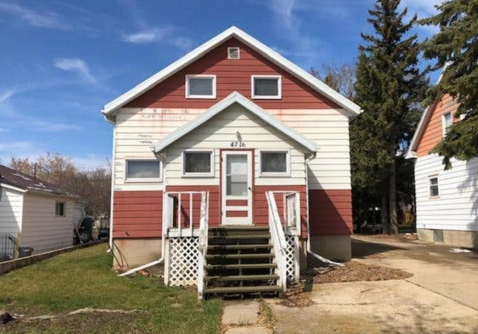 The Cheapest Houses In Canada Are Actually Super Rustic & Charming