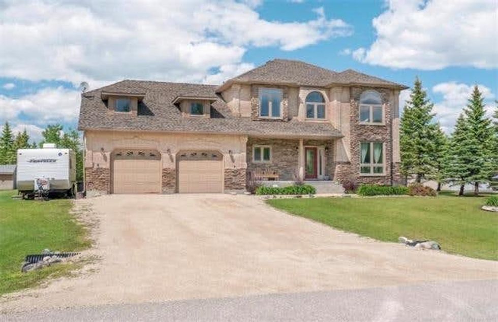 Houses For Sale In Canada That Are Less Than 500K Can Still Be Huge