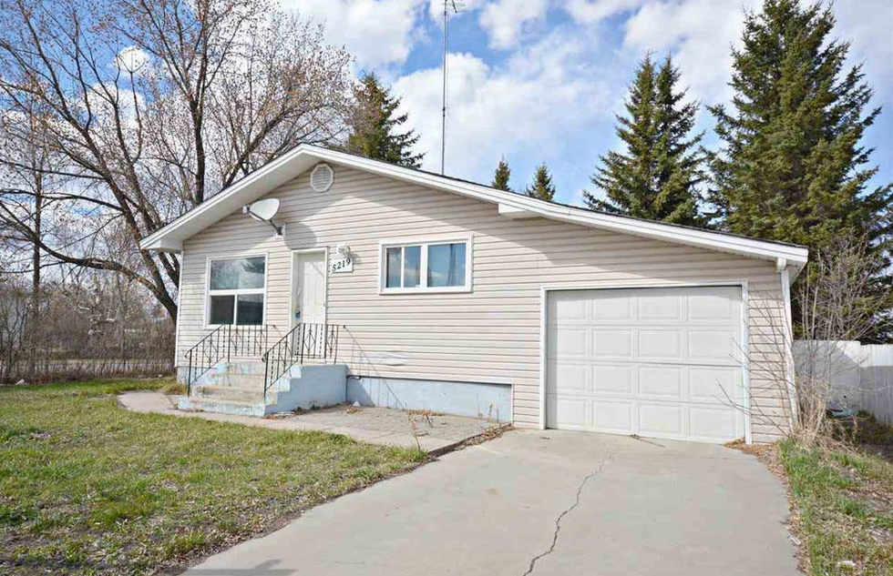 Cheap Houses For Sale In Canada Are Less Than 50K & Surprisingly Huge