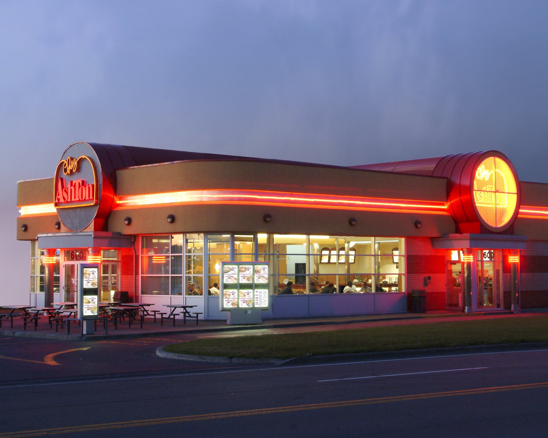 Des restaurants Chez Ashton à Québec rouvrent leur service au volant