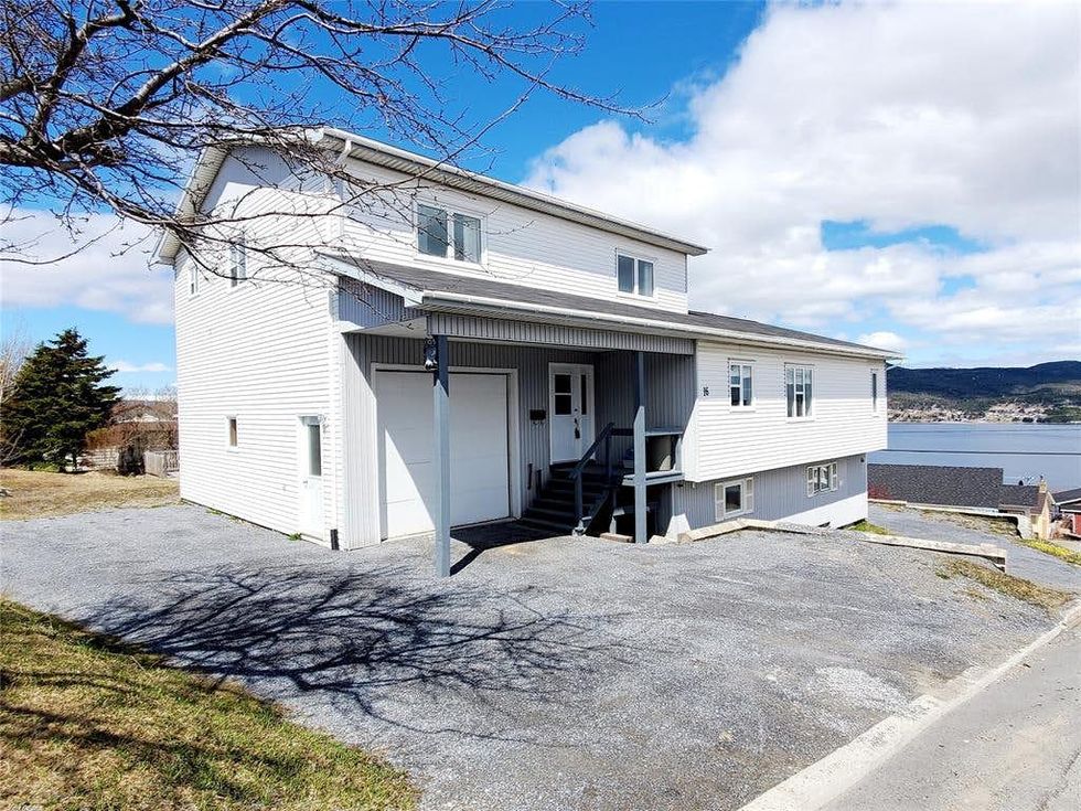 Houses For Sale In Newfoundland Are Huge & A MiniMansion Costs Less