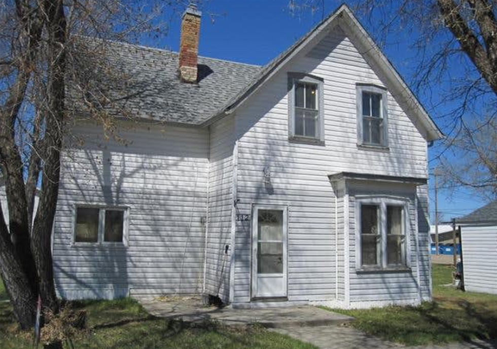 11 Cheap Homes For Sale In Canada That Cost Less Than 50K & Have So