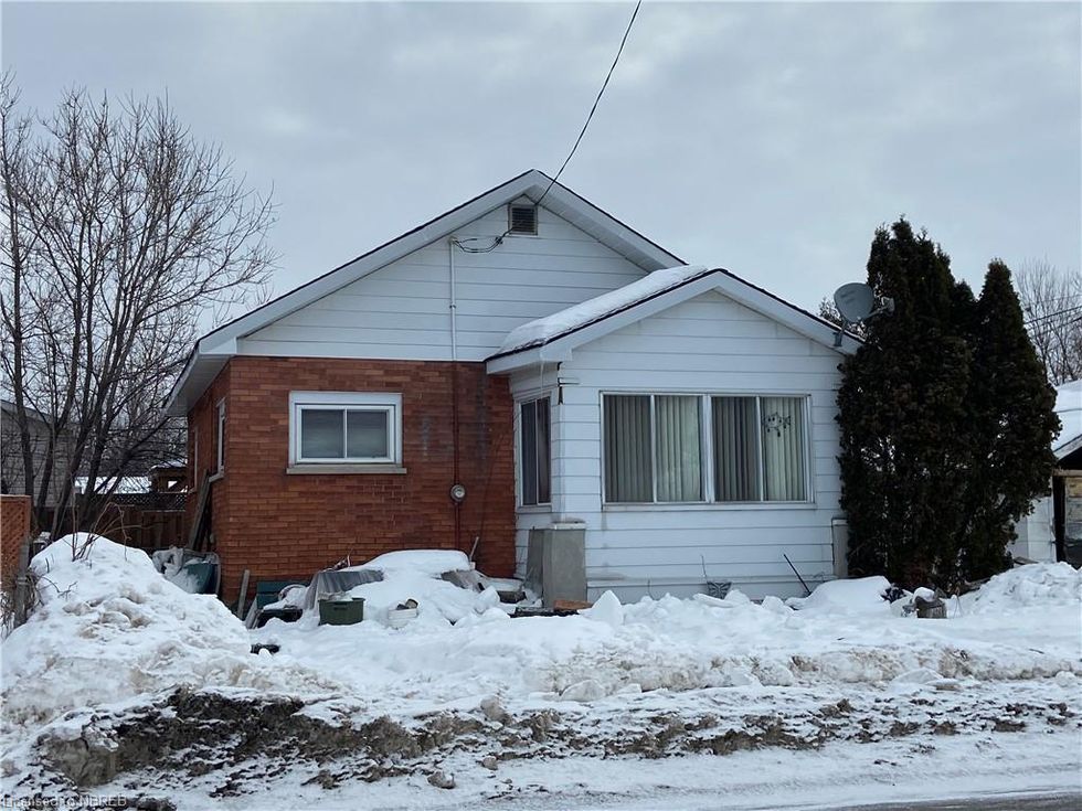 11 Affordable Starter Homes In Ontario That Are Too Cute For Words