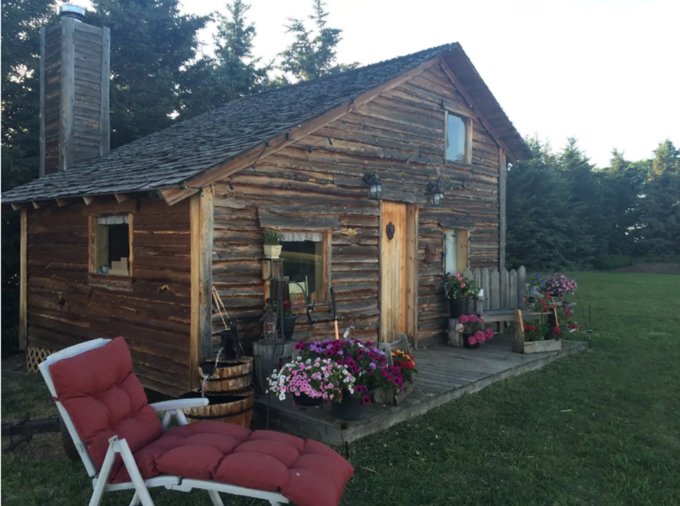 9 Cheap Alberta Cabins To Split With Friends This Summer For Less Than