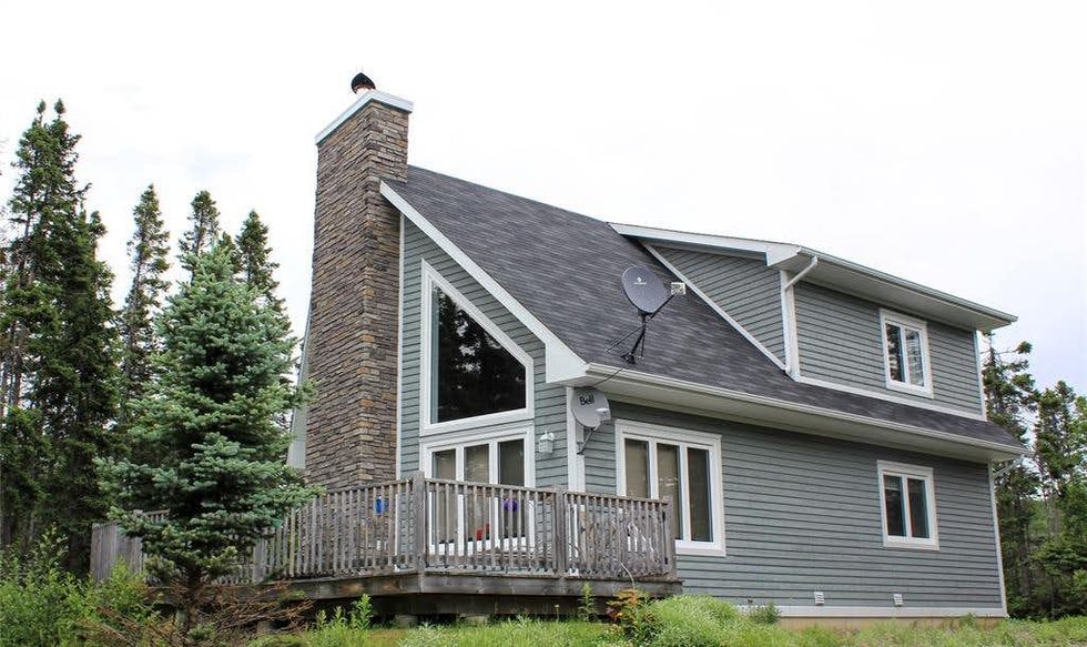 Newfoundland House For Sale Has A Waterfront Deck & Costs Less Than 300K Narcity Newfoundland House For Sale Has A Waterfront Deck & Costs Less Than 300K Narcity