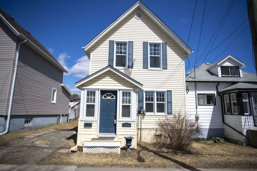 Affordable Ontario Houses For Sale That Would Easily Cost 1M In