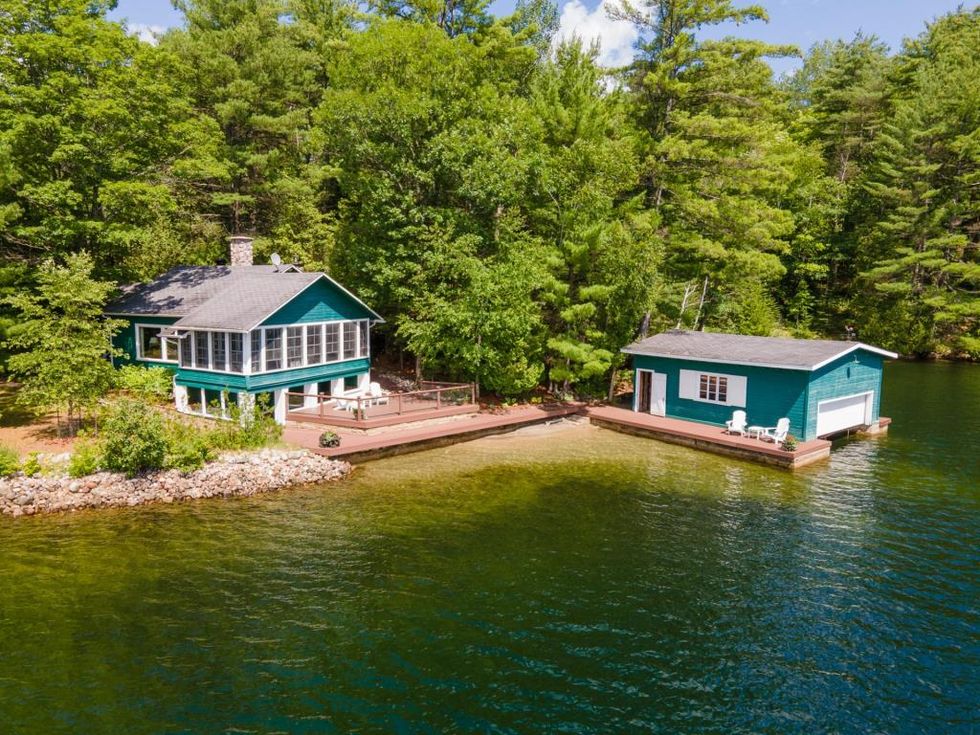 Ce chalet à ValdesMonts donne l'impression d'être sur l'eau et il a