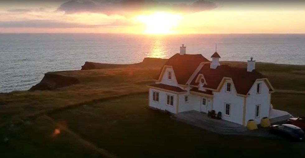Julie Snyder présente sa magnifique maison des ÎlesdelaMadeleine Narcity Julie Snyder présente sa magnifique maison des ÎlesdelaMadeleine Narcity