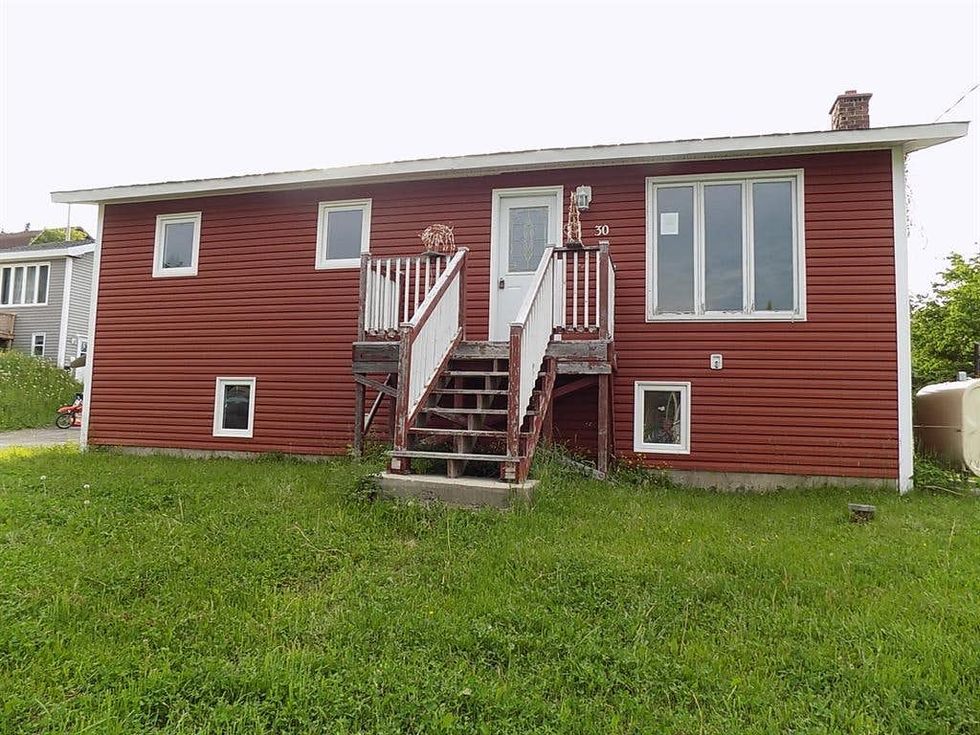 Newfoundland Houses For Sale Are So Huge & They're Less Than 80K (PHOTOS) Narcity Newfoundland Houses For Sale Are So Huge & They're Less Than 80K (PHOTOS) Narcity