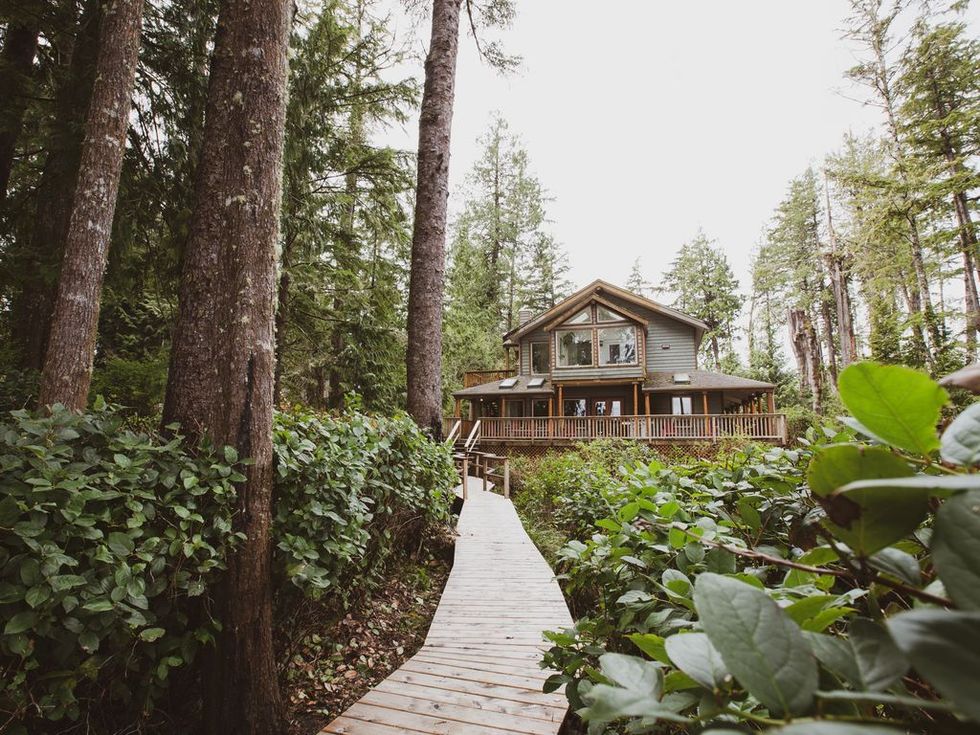 9 Cute Places To Stay In Tofino So Romantic You'll Get On The Ferry ASAP Narcity