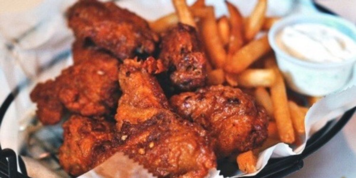 11 Cheap Wing Nights You Need To Try In Ottawa Narcity