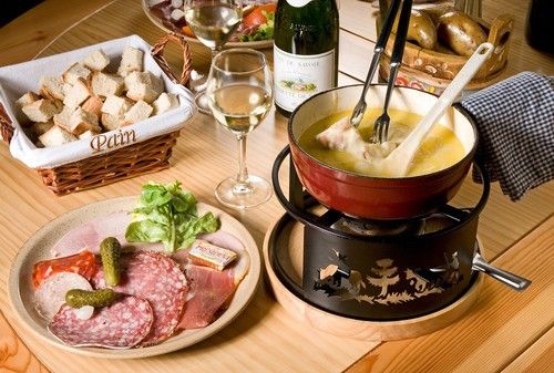Les 8 meilleures places où amener ta date pour manger de la fondue à