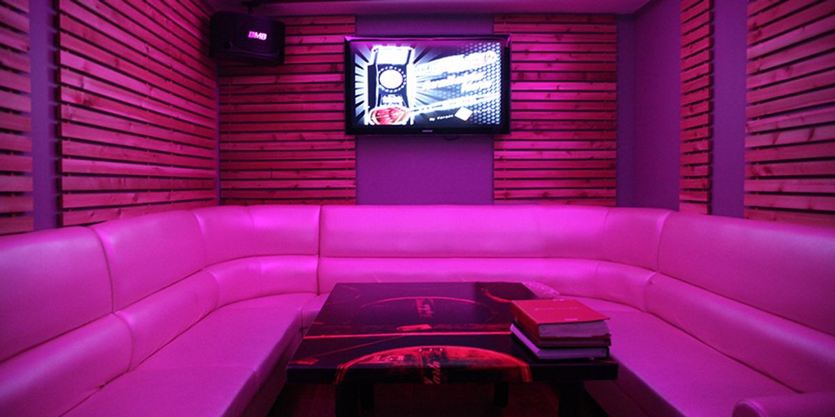 The 12 Best Places To Go For Karaoke In Toronto Narcity