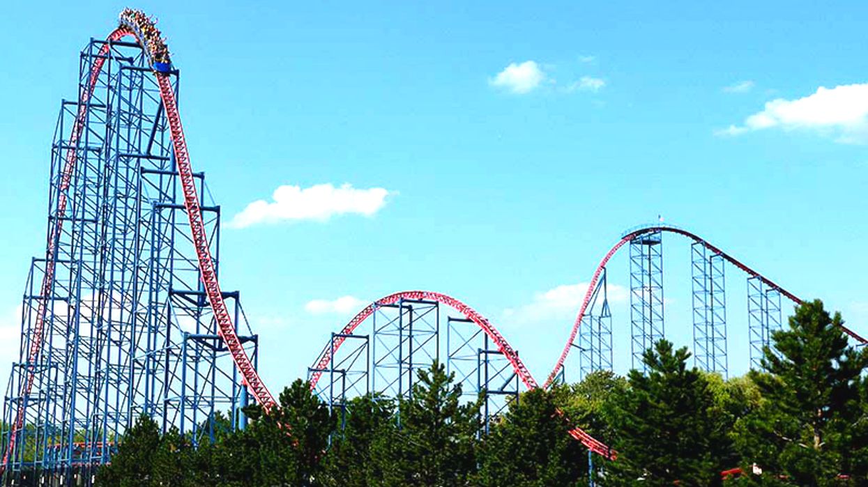 You Must Ride This Insane Superman Themed Rollercoaster Only 2 Hours Away From Toronto Narcity