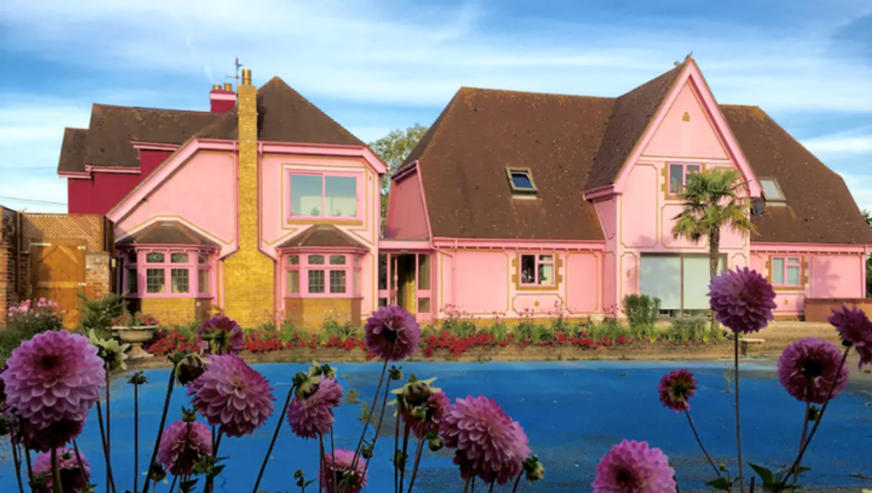 You Can Rent This Totally Pink Airbnb In England And Have The Girls