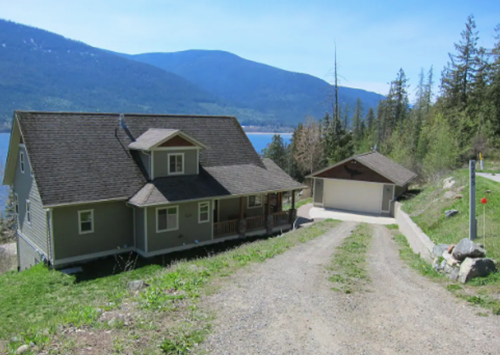 Waterfront Cottage Rentals In BC Are Super Cheap Narcity