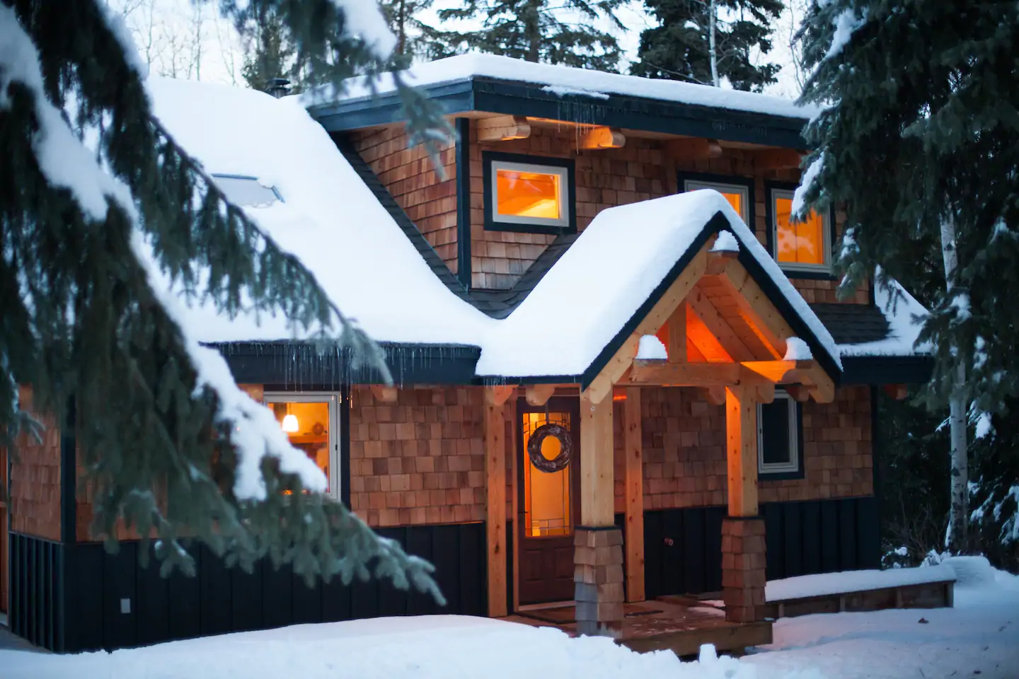 9 Incredible Winter Airbnbs You Can Rent For Under 60 In BC Narcity