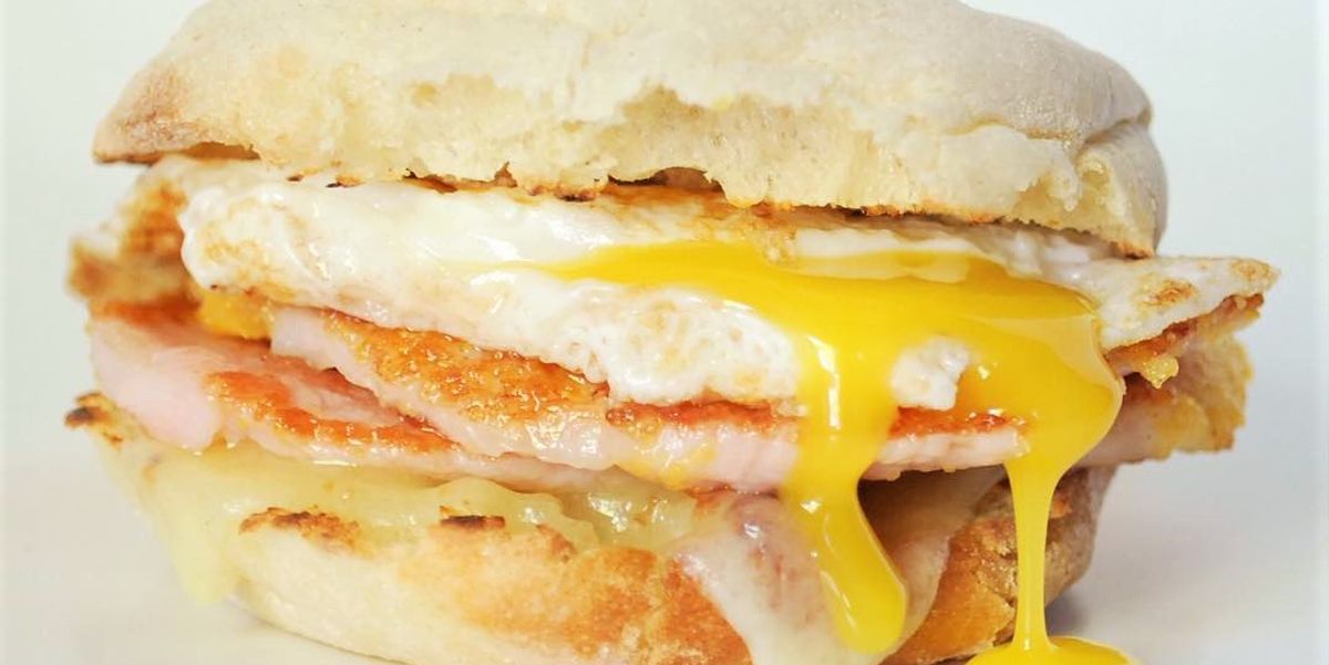This Toronto Restaurant Is Giving Out FREE Bacon Sandwiches Narcity