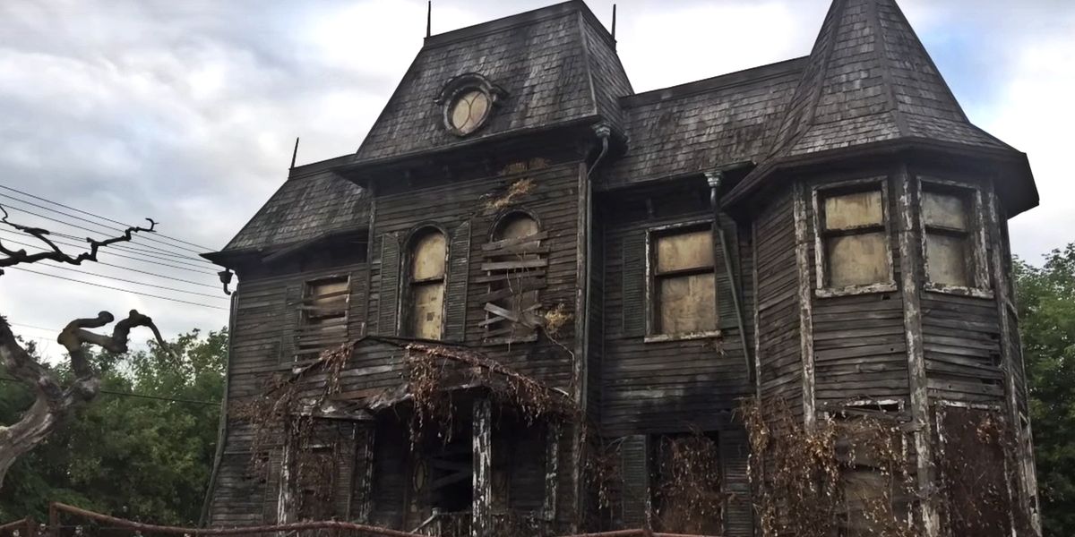 Дом который не существует. Дом который не существует. Дом перевертыш в красноярске планета. Дом-башмак в штате пенсильвания сша. Самый некрасивый дом.