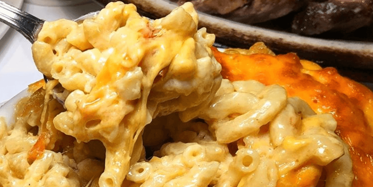 Un énorme festival du Mac N Cheese débarque à Montréal Narcity