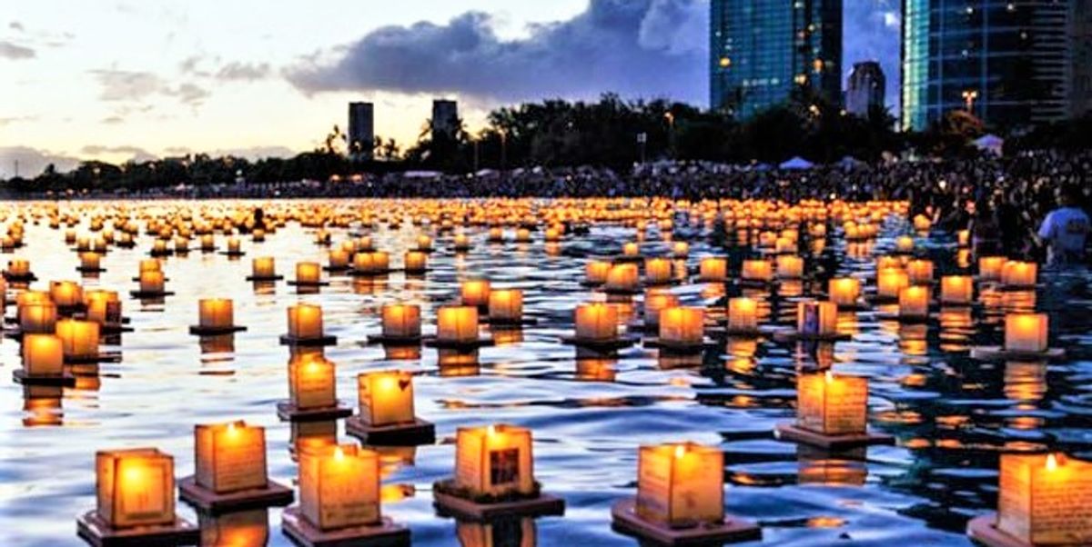 There's A Stunning Water Lantern Festival Just 2 Hours Away From