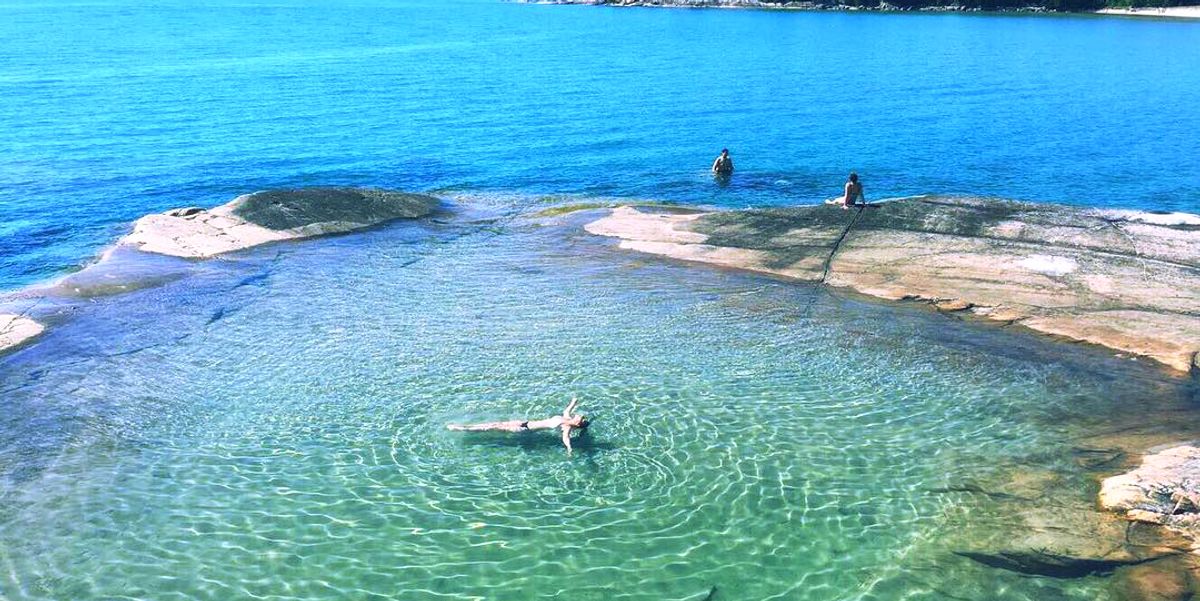 Here's How To Find Ontario's Breathtaking Natural 'Bathtub' Narcity