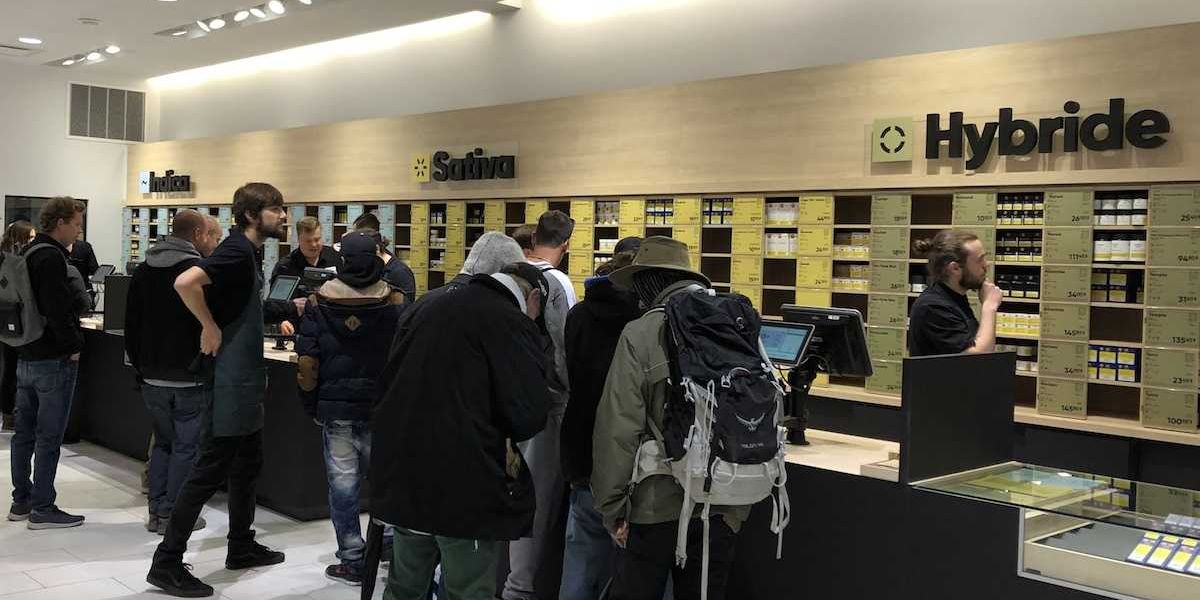 40 000 Transactions En 24h A La Sqdc On Annonce Un Gros Retard Sur Les Commandes En Ligne Narcity