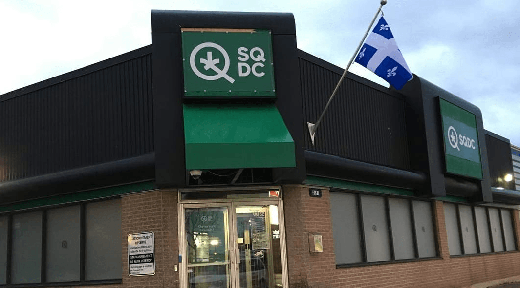 Ces Employes De La Sqdc Pourraient Bientot Etre Congedies En Raison De Leur Age Narcity