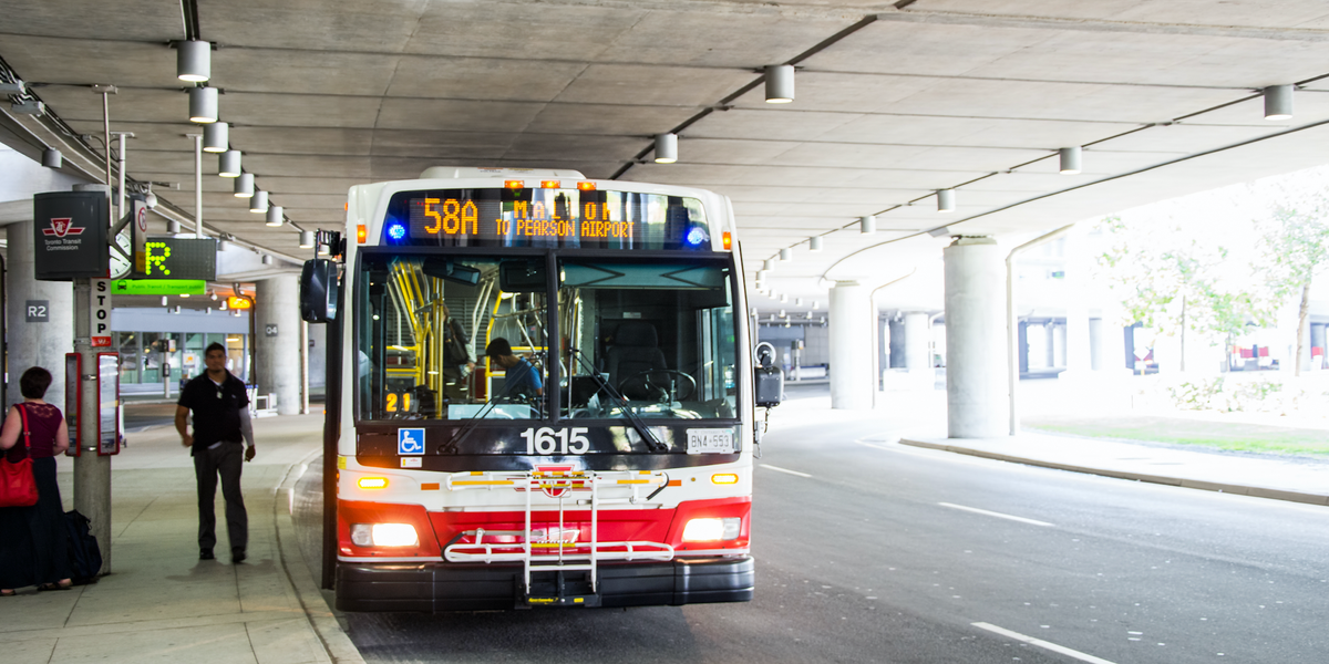 Toronto Bus Driver Refuses Service To Commuters For Literally No Reason (VIDEO) Narcity Toronto Bus Driver Refuses Service To Commuters For Literally No Reason (VIDEO) Narcity