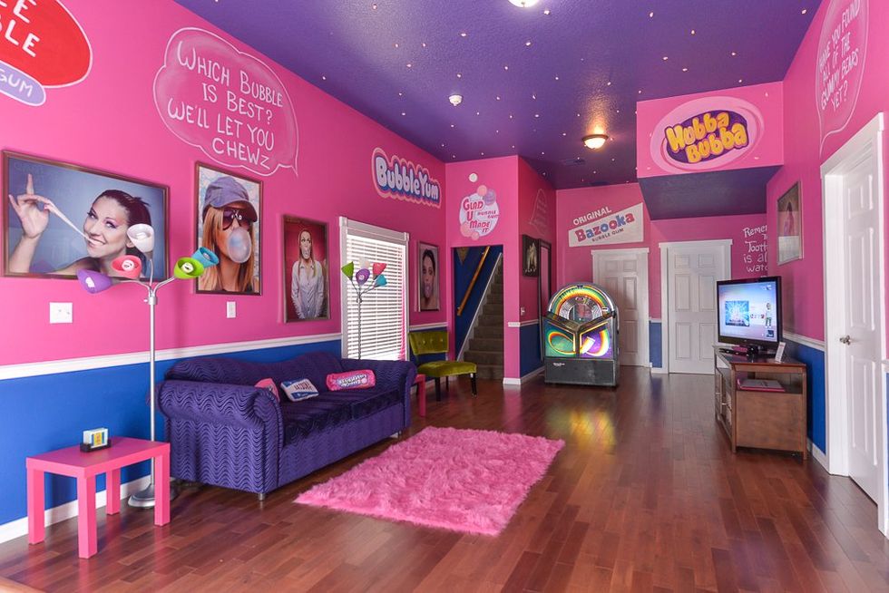 Candy Themed Rental Mansion In Florida Will Satisfy Any Sweets Fanatic Narcity