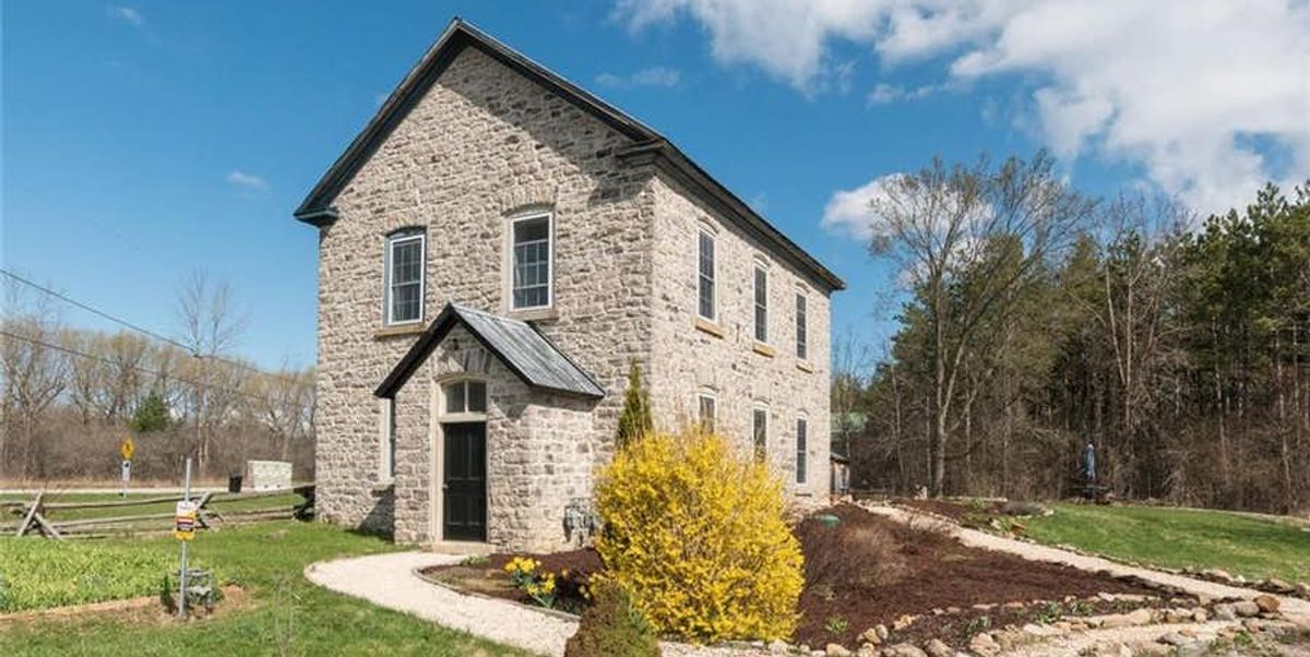 Ontario Stone Home For Sale Has Lake Views & A Cheap Price Tag Narcity