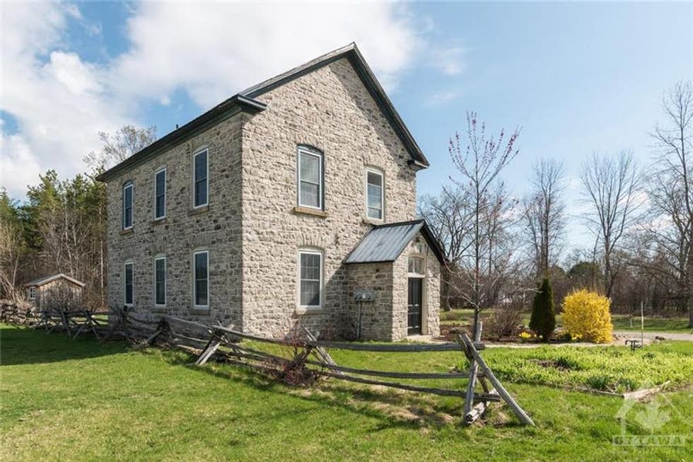 Ontario Stone Home For Sale Has Lake Views & A Cheap Price Tag Narcity