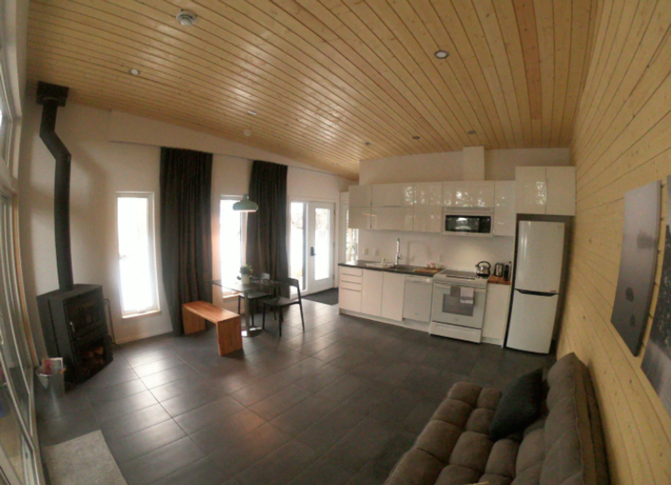 Ce Airbnb à 2 h 30 de Montréal est l'endroit parfait pour un séjour romantique de rêve Narcity