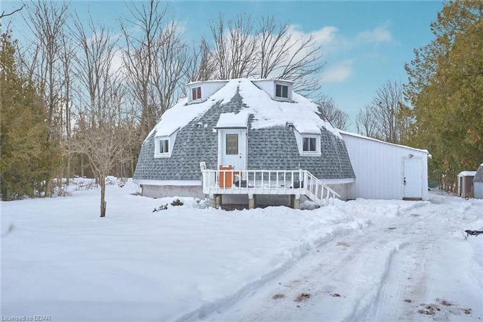 Ontario's Dome Home For Sale Is Just 315K & It's Like Living In A Snow